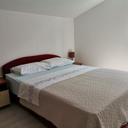 Magnavisum Apartment Kaštelir Exterior foto