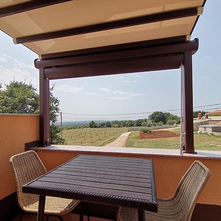 Magnavisum Apartment Kaštelir Exterior foto